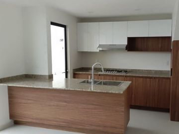 CASA EN VENTA CAÑADAS DEL BOSQUE, TRES MARÍAS