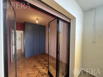 Venta departamento 3 ambientes con balcón en San Telmo