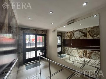 Venta departamento 3 ambientes con balcón en San Telmo