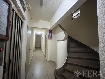 Venta departamento 3 ambientes con balcón en San Telmo