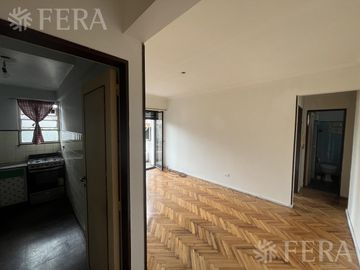 Venta departamento 3 ambientes con balcón en San Telmo
