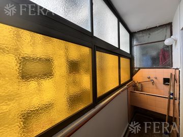 Venta departamento 3 ambientes con balcón en San Telmo