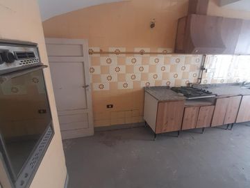 Inversión Inteligente – Casa con Patio, Cochera y Posibilidad Comercial