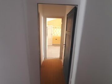 Inversión Inteligente – Casa con Patio, Cochera y Posibilidad Comercial