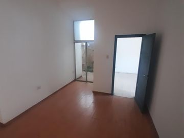 Inversión Inteligente – Casa con Patio, Cochera y Posibilidad Comercial