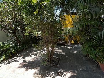 Casa en Venta, La Calma, 5 Recamaras