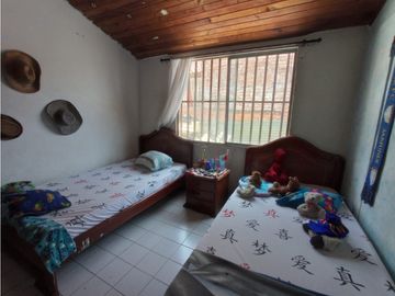 CASA EN VENTA PALMIRA BARRIO BOSQUES DE MORELIA 