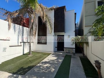 Las Lomas Jardines