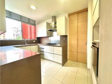Apartamento en venta cerca al San Fernando Plaza