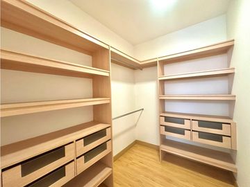 Apartamento en venta cerca al San Fernando Plaza