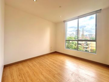 Apartamento en venta cerca al San Fernando Plaza