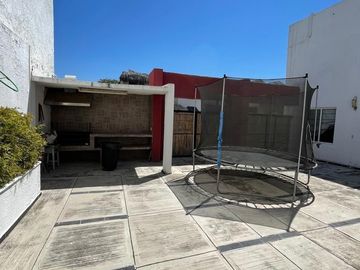 CASA CON DOBLE TERRENO EN CONJUNTO PALMAS DE MALLORCA, SOLEARES , MANZANILLO