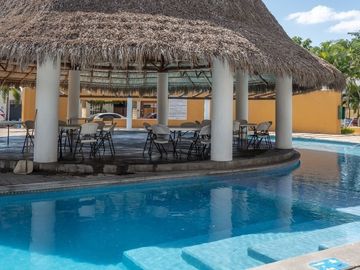 CASA CON DOBLE TERRENO EN CONJUNTO PALMAS DE MALLORCA, SOLEARES , MANZANILLO