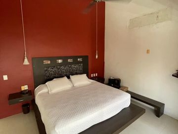 CASA CON DOBLE TERRENO EN CONJUNTO PALMAS DE MALLORCA, SOLEARES , MANZANILLO