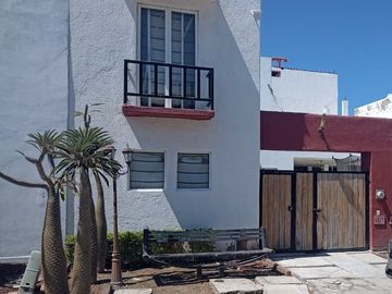 CASA CON DOBLE TERRENO EN CONJUNTO PALMAS DE MALLORCA, SOLEARES , MANZANILLO