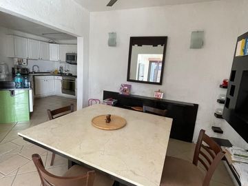 CASA CON DOBLE TERRENO EN CONJUNTO PALMAS DE MALLORCA, SOLEARES , MANZANILLO