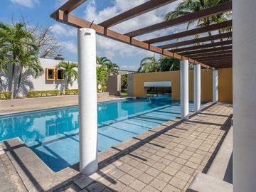 CASA CON DOBLE TERRENO EN CONJUNTO PALMAS DE MALLORCA, SOLEARES , MANZANILLO