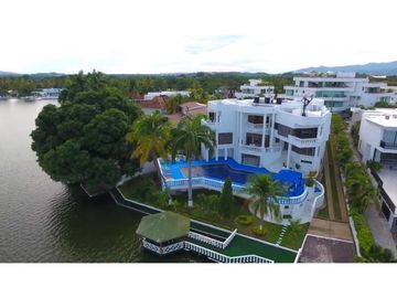 VENDO CASA EN EL PEÑON GIRARDOT