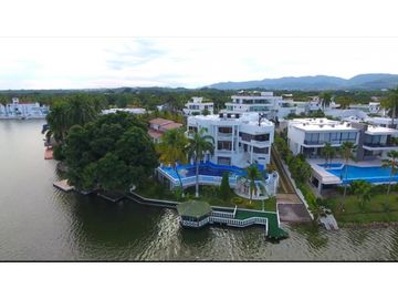 VENDO CASA EN EL PEÑON GIRARDOT