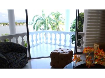 VENDO CASA EN EL PEÑON GIRARDOT