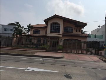 CASA INDEPENDIENTE EN VENTA EN RIOMAR