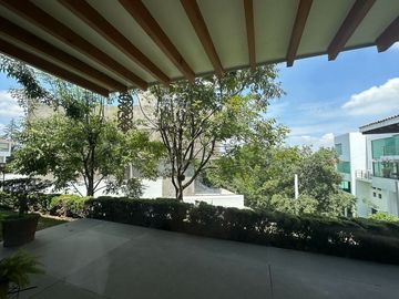 CASA EN VENTA EN  PRADO LARGO, zona esmeralda
