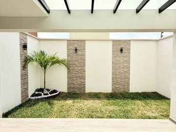 Casa en venta en Zona Pedregal de las Ánimas- Jardín Privado y Cocina soñada