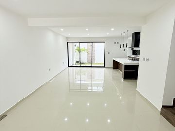 Casa en venta en Zona Pedregal de las Ánimas- Jardín Privado y Cocina soñada