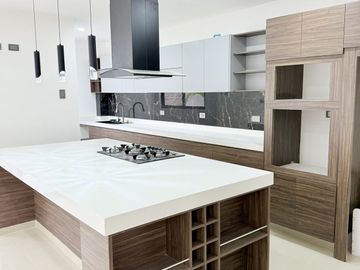 Casa en venta en Zona Pedregal de las Ánimas- Jardín Privado y Cocina soñada