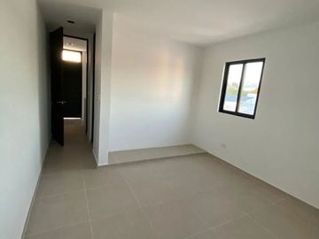 EN VENTA CASA RESIDENCIAL DE DOS PISOS EN PRIVADA BOTÁNICO, CONKAL