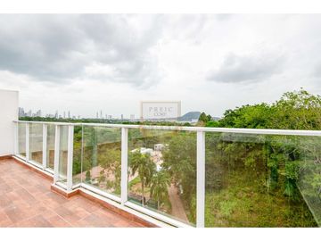 Apartamento en Venta Albrook AMPLIO  de 320 m2 con terraza de 55 m2