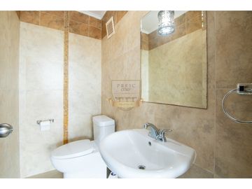 Apartamento en Venta Albrook AMPLIO  de 320 m2 con terraza de 55 m2
