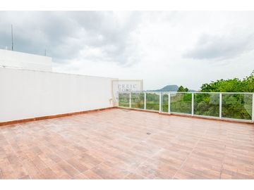 Apartamento en Venta Albrook AMPLIO  de 320 m2 con terraza de 55 m2