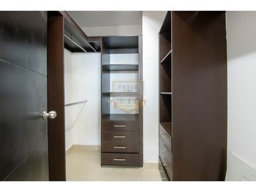 Apartamento en Venta Albrook AMPLIO  de 320 m2 con terraza de 55 m2