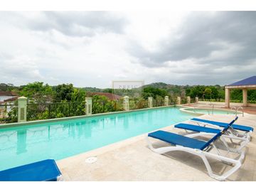 Apartamento en Venta Albrook AMPLIO  de 320 m2 con terraza de 55 m2