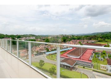 Apartamento en Venta Albrook AMPLIO  de 320 m2 con terraza de 55 m2