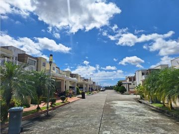 Venta de Casa esquinera de 310 mts en Brisas del Golf/ Brisas Point
