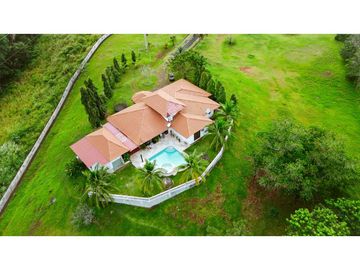 HACIENDA EN VENTA EN CHORRERRA