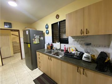 VILLA LUCRE / 565M / DOS NIVELES / BALCON / CUARTO Y BAÑO SERVICIO