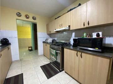 VILLA LUCRE / 565M / DOS NIVELES / BALCON / CUARTO Y BAÑO SERVICIO
