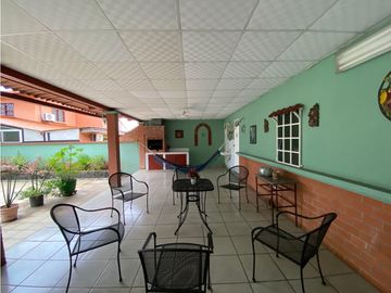 VILLA LUCRE / 565M / DOS NIVELES / BALCON / CUARTO Y BAÑO SERVICIO