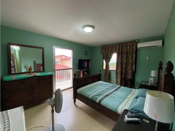 VILLA LUCRE / 565M / DOS NIVELES / BALCON / CUARTO Y BAÑO SERVICIO