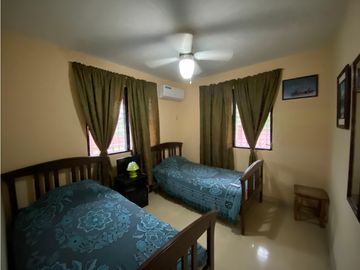 VILLA LUCRE / 565M / DOS NIVELES / BALCON / CUARTO Y BAÑO SERVICIO