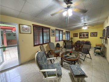 VILLA LUCRE / 565M / DOS NIVELES / BALCON / CUARTO Y BAÑO SERVICIO