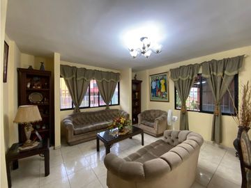 VILLA LUCRE / 565M / DOS NIVELES / BALCON / CUARTO Y BAÑO SERVICIO
