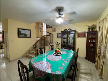 VILLA LUCRE / 565M / DOS NIVELES / BALCON / CUARTO Y BAÑO SERVICIO