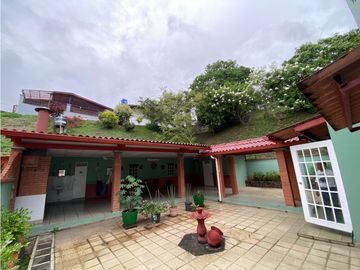 VILLA LUCRE / 565M / DOS NIVELES / BALCON / CUARTO Y BAÑO SERVICIO