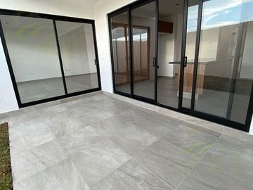 Casa en venta en Juriquilla Santa Fe, Valle, Queretaro