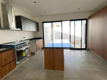 Casa en venta en Juriquilla Santa Fe, Valle, Queretaro