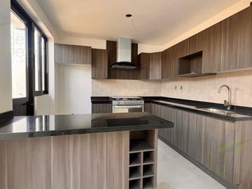 Casa en Venta en Privada en Juriquilla, Querétaro